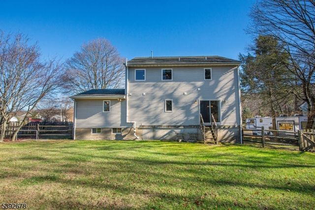 8 Tyler Pl, West Milford Twp., NJ 07421