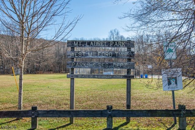 8 Tyler Pl, West Milford Twp., NJ 07421