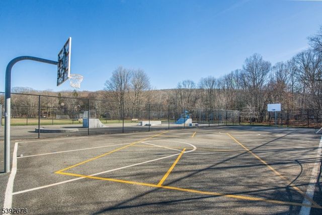 8 Tyler Pl, West Milford Twp., NJ 07421