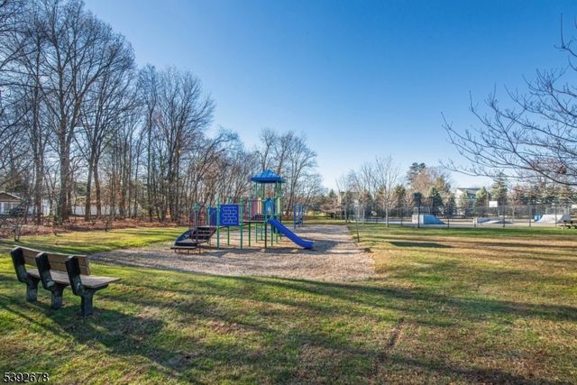 8 Tyler Pl, West Milford Twp., NJ 07421