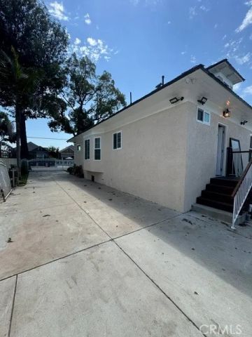 717 E 27th, Los Angeles, CA 90011