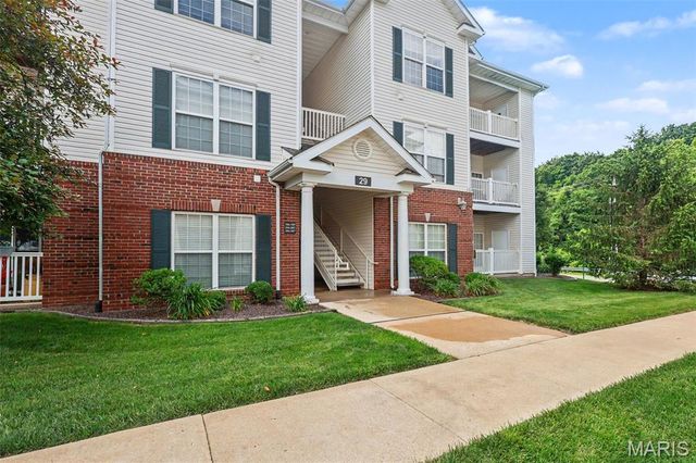 29 Kassebaum Lane 106, St Louis, MO 63129