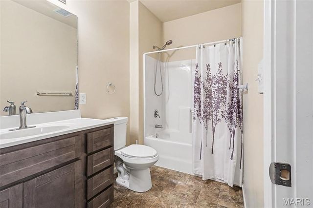 29 Kassebaum Lane 106, St Louis, MO 63129