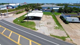 8017 Harborside Drive, Galveston, TX 77554