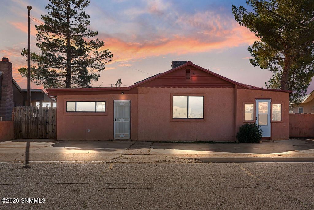 320 E 7th Street, Lordsburg, NM 88045