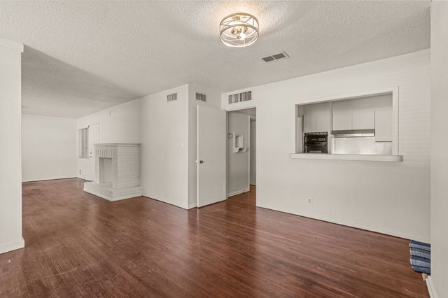 4509 Donnelly Avenue, Fort Worth, TX 76107