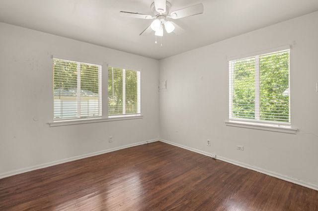 4509 Donnelly Avenue, Fort Worth, TX 76107