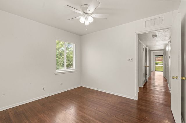 4509 Donnelly Avenue, Fort Worth, TX 76107