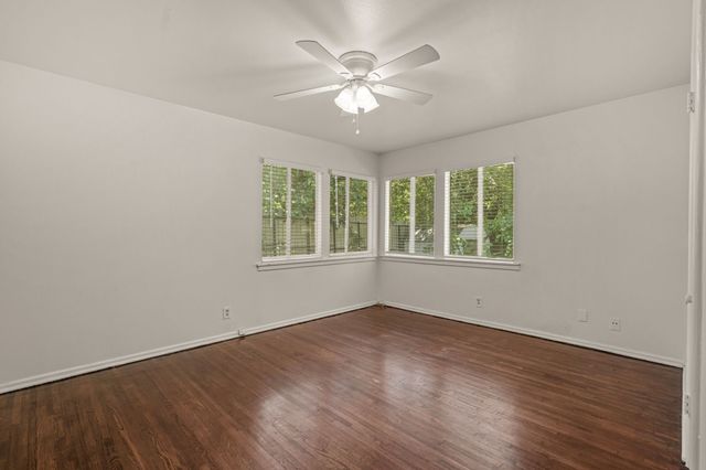 4509 Donnelly Avenue, Fort Worth, TX 76107