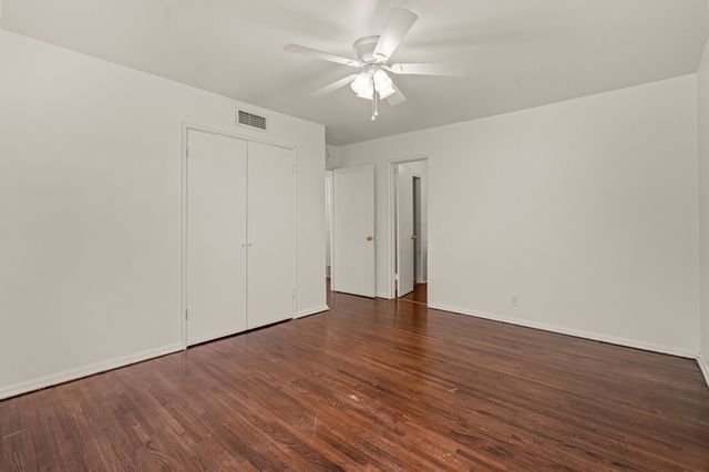 4509 Donnelly Avenue, Fort Worth, TX 76107