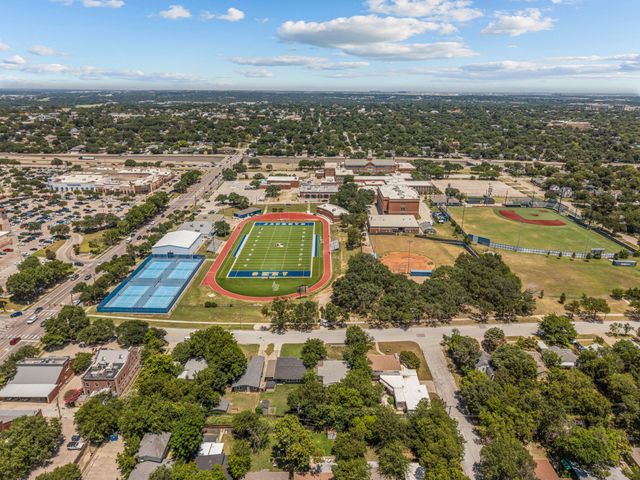4509 Donnelly Avenue, Fort Worth, TX 76107