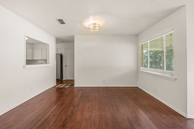 4509 Donnelly Avenue, Fort Worth, TX 76107