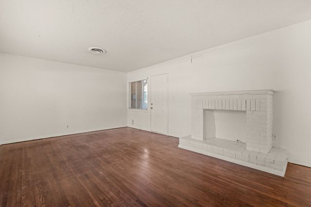 4509 Donnelly Avenue, Fort Worth, TX 76107