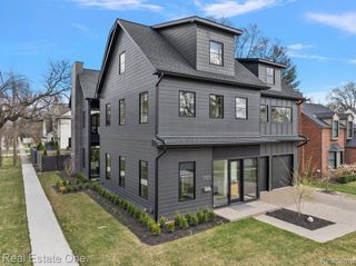 1723 Birmingham Boulevard, Birmingham, MI 48009