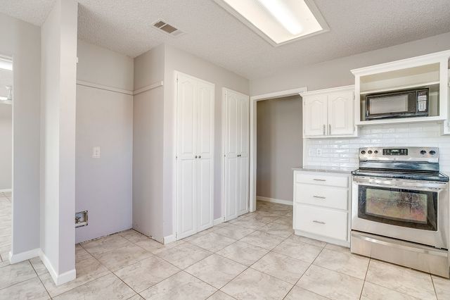 407 Llano Court, Weatherford, TX 76087