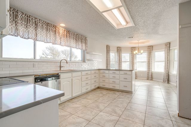 407 Llano Court, Weatherford, TX 76087