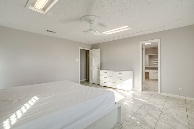 407 Llano Court, Weatherford, TX 76087