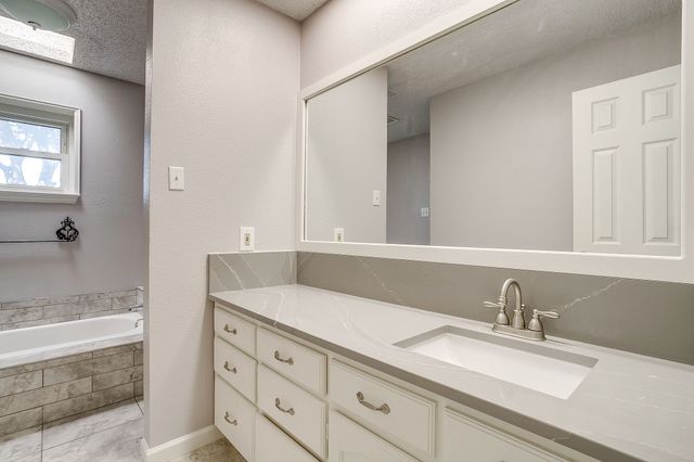 407 Llano Court, Weatherford, TX 76087