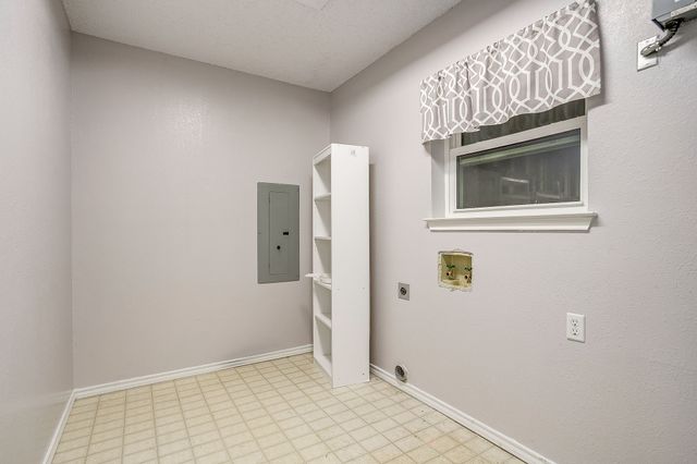 407 Llano Court, Weatherford, TX 76087