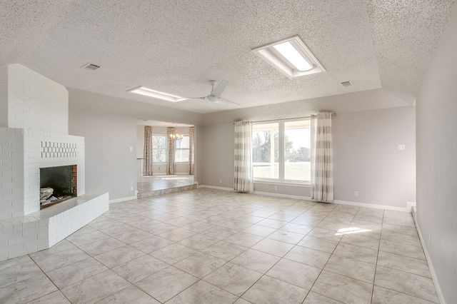 407 Llano Court, Weatherford, TX 76087