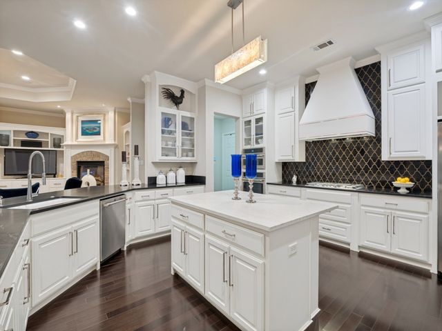 3201 Walker Place, Grapevine, TX 76051