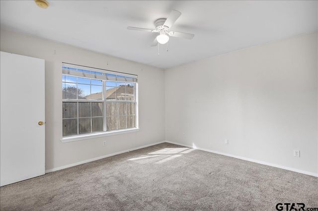 1112 Woodlands Park Drive, Lindale, TX 75771