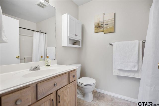 1112 Woodlands Park Drive, Lindale, TX 75771