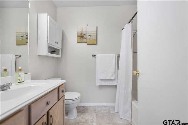 1112 Woodlands Park Drive, Lindale, TX 75771