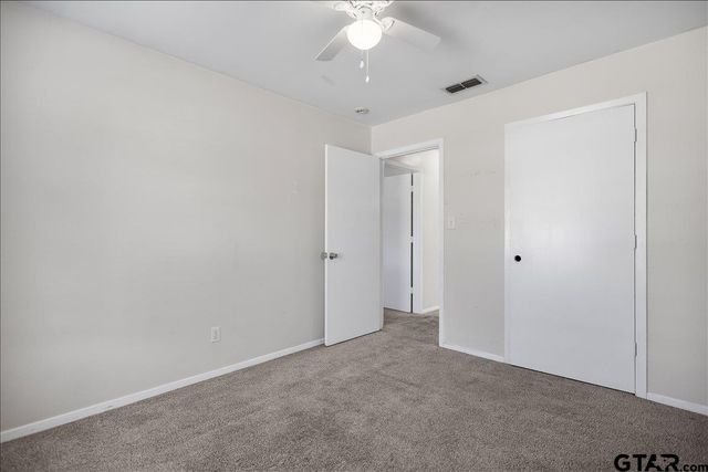 1112 Woodlands Park Drive, Lindale, TX 75771