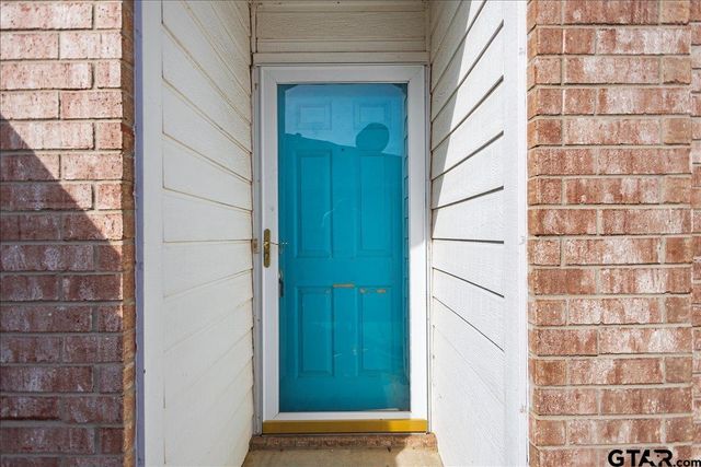 1112 Woodlands Park Drive, Lindale, TX 75771