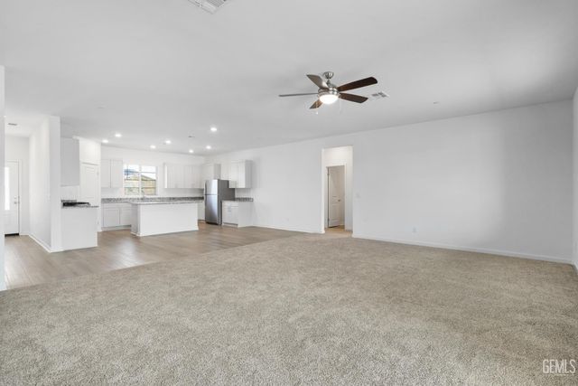 8207 Morningstar Avenue, Bakersfield, CA 93306
