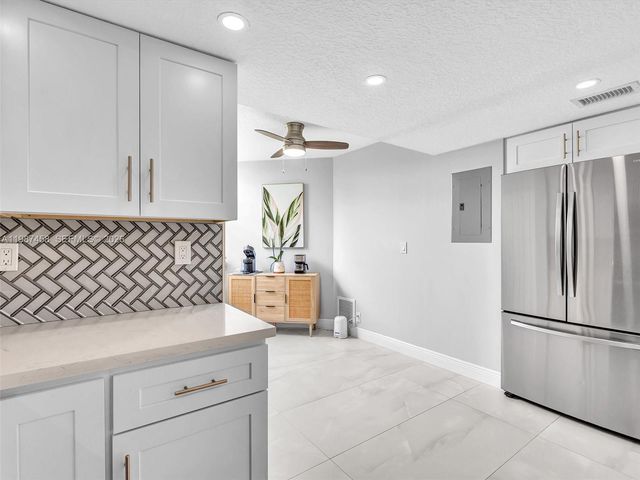 1811 Sabal Palm Dr 307, Davie, FL 33324