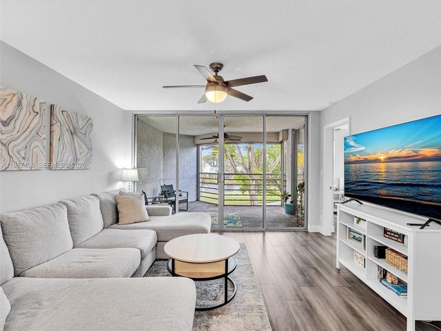 1811 Sabal Palm Dr 307, Davie, FL 33324