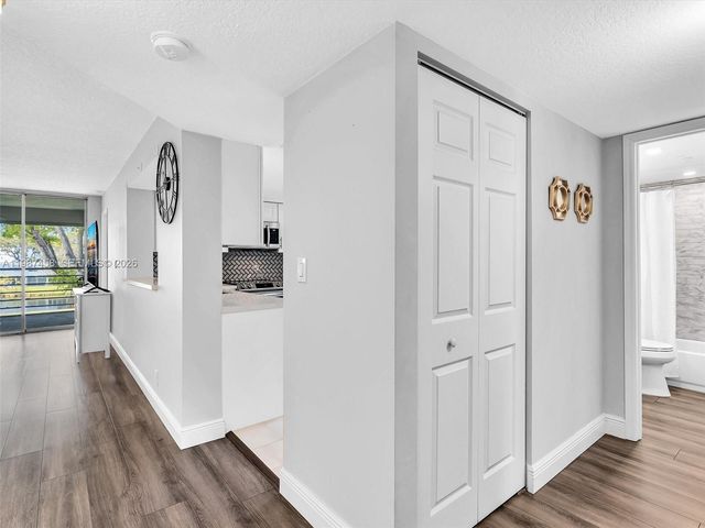 1811 Sabal Palm Dr 307, Davie, FL 33324