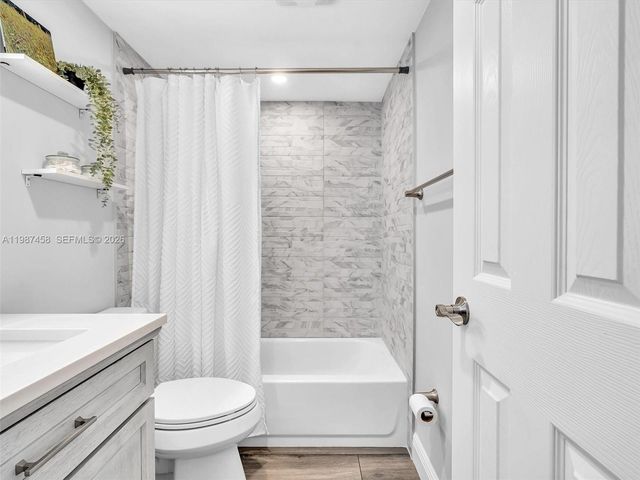 1811 Sabal Palm Dr 307, Davie, FL 33324