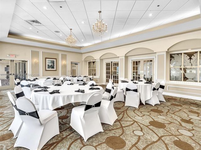 1811 Sabal Palm Dr 307, Davie, FL 33324