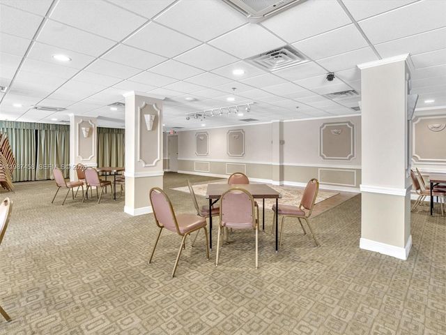 1811 Sabal Palm Dr 307, Davie, FL 33324