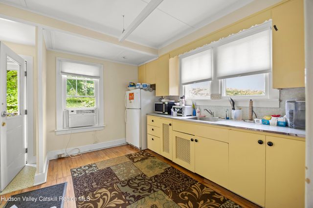 207 Maple Avenue, Germantown, NY 12526