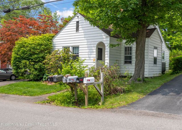 207 Maple Avenue, Germantown, NY 12526