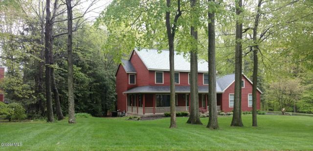 3 Buckingham Court, Clifton Park, NY 12065