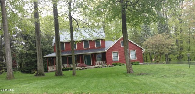 3 Buckingham Court, Clifton Park, NY 12065