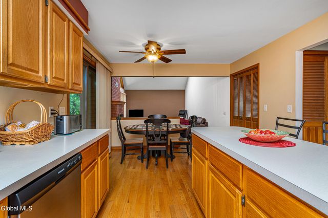 3 Buckingham Court, Clifton Park, NY 12065