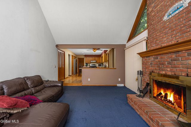 3 Buckingham Court, Clifton Park, NY 12065