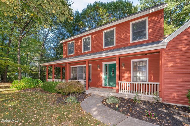 3 Buckingham Court, Clifton Park, NY 12065