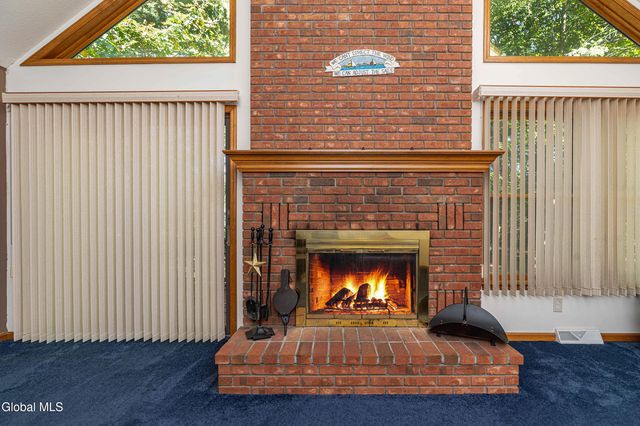 3 Buckingham Court, Clifton Park, NY 12065