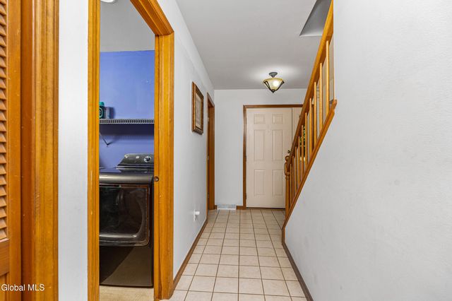 3 Buckingham Court, Clifton Park, NY 12065