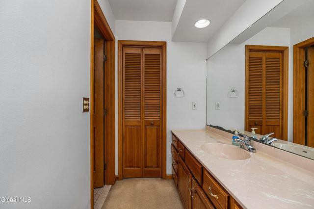 3 Buckingham Court, Clifton Park, NY 12065