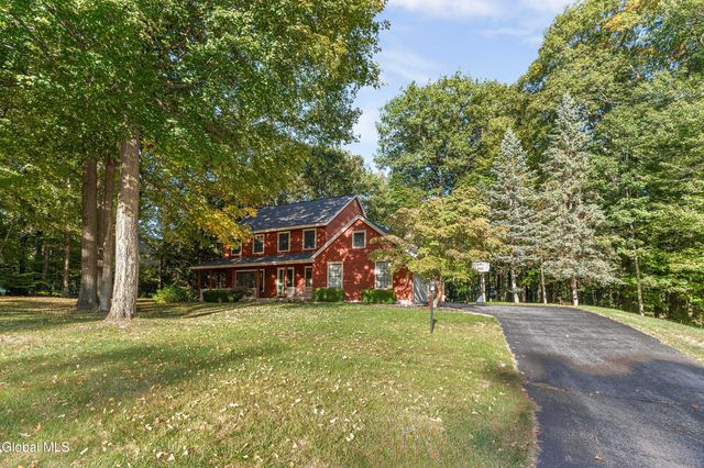 3 Buckingham Court, Clifton Park, NY 12065