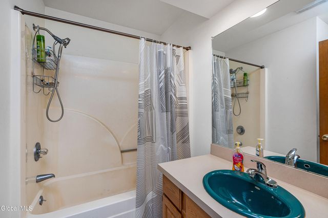 3 Buckingham Court, Clifton Park, NY 12065