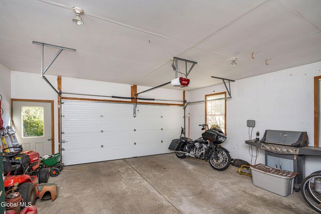 3 Buckingham Court, Clifton Park, NY 12065